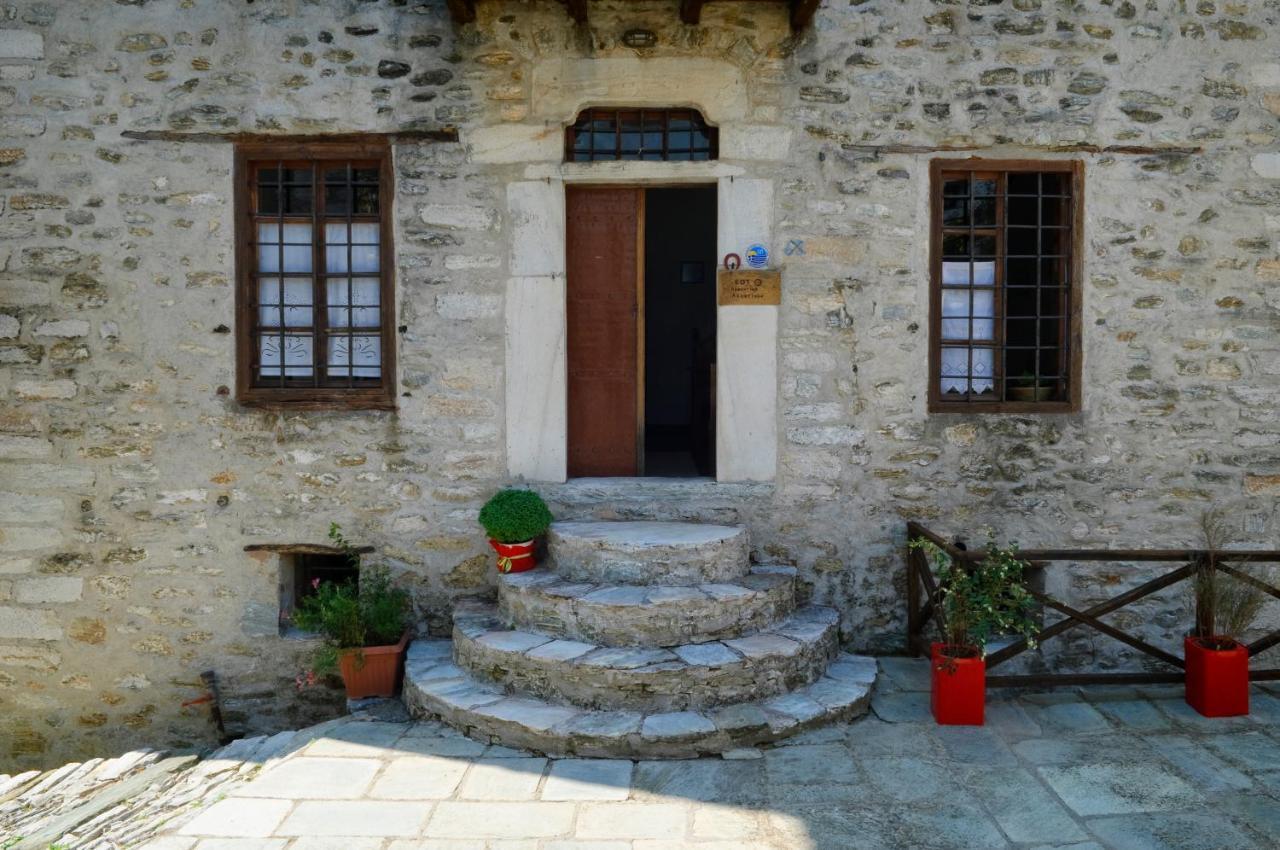 Alatinos Hotel Pinakátai Екстериор снимка