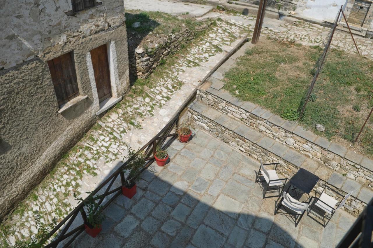 Alatinos Hotel Pinakátai Екстериор снимка