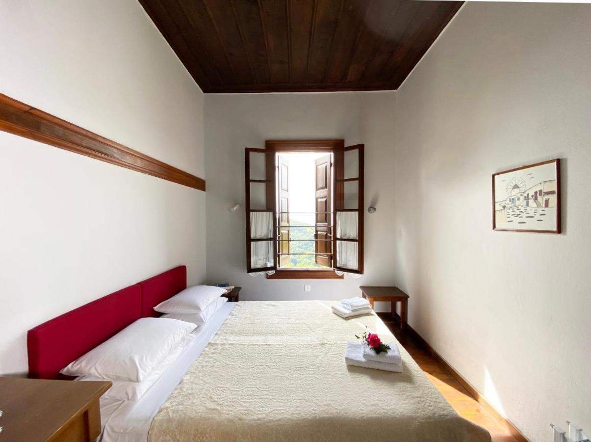 Alatinos Hotel Pinakátai Екстериор снимка