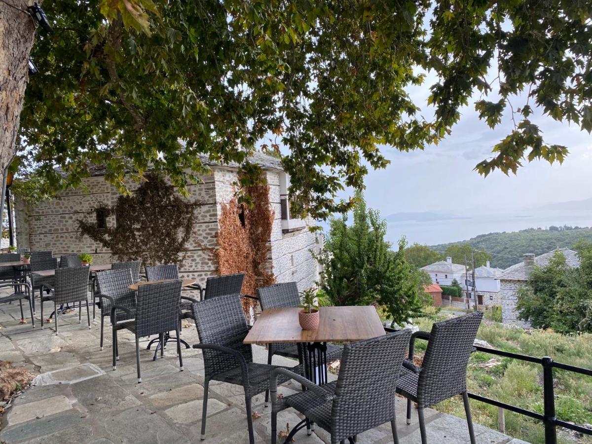Alatinos Hotel Pinakátai Екстериор снимка