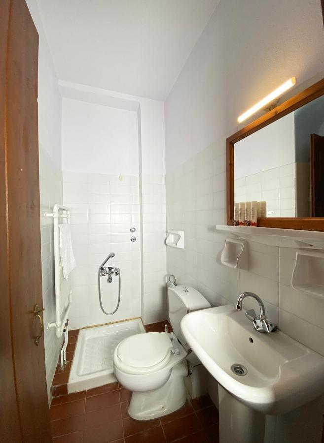 Alatinos Hotel Pinakátai Екстериор снимка