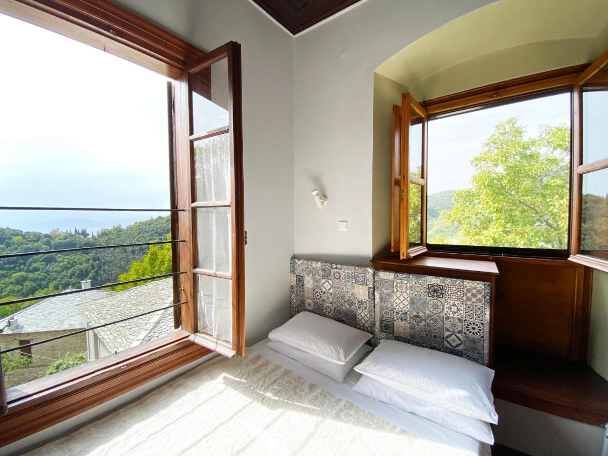 Alatinos Hotel Pinakátai Екстериор снимка