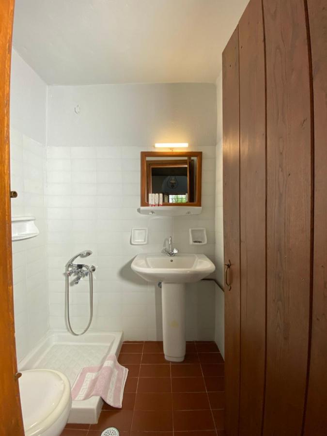 Alatinos Hotel Pinakátai Екстериор снимка